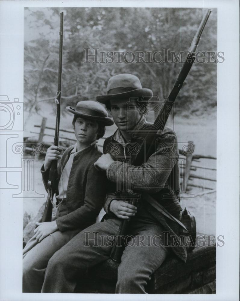 Press Photo Harry Crosby &amp; Kelly Pease in Private Story of Campaign that failed - Historic Images