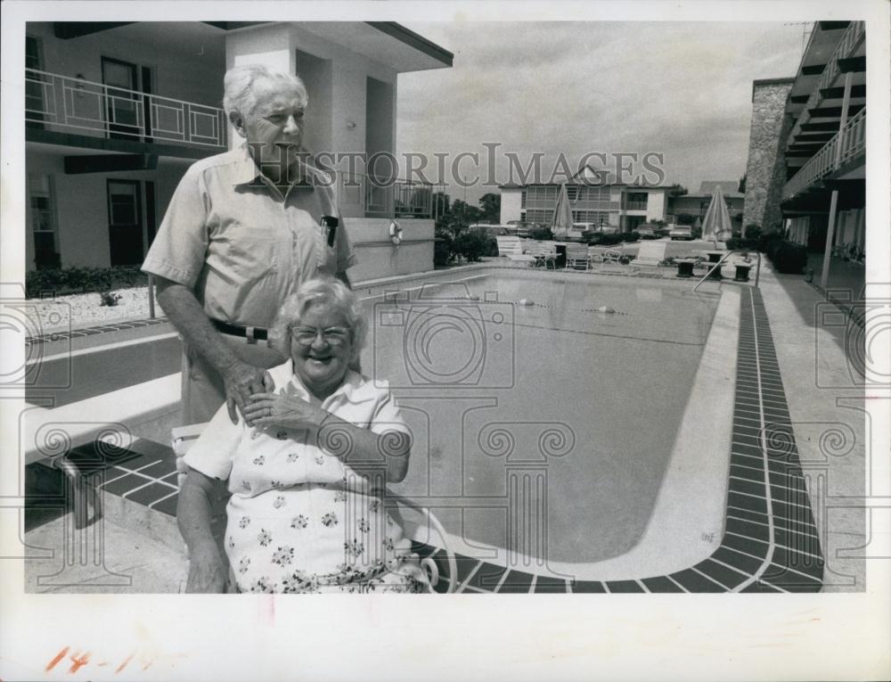 1975 Press Photo Mr And Mrs Thomas H Quehl, St Petersburg Condominium - Historic Images