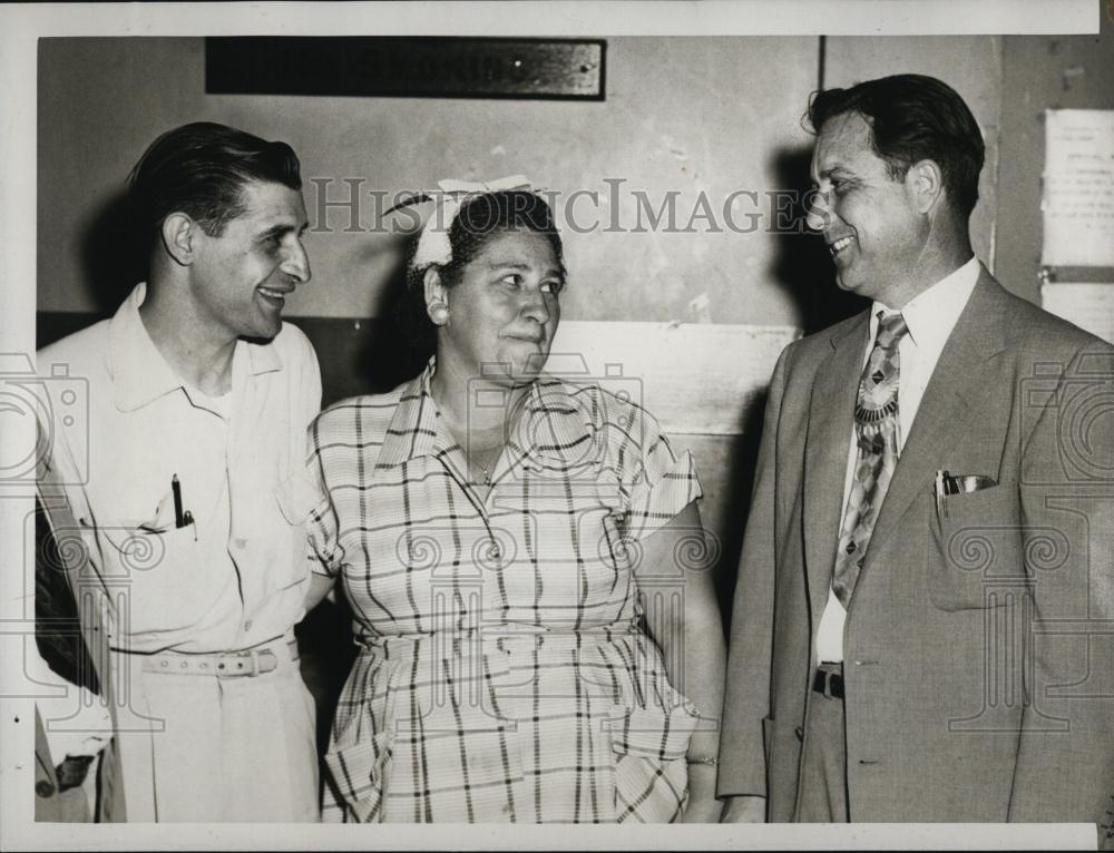 1955 Press Photo Salvatore Onessimo Irene Onessimo Warren Attorney Alfred - Historic Images