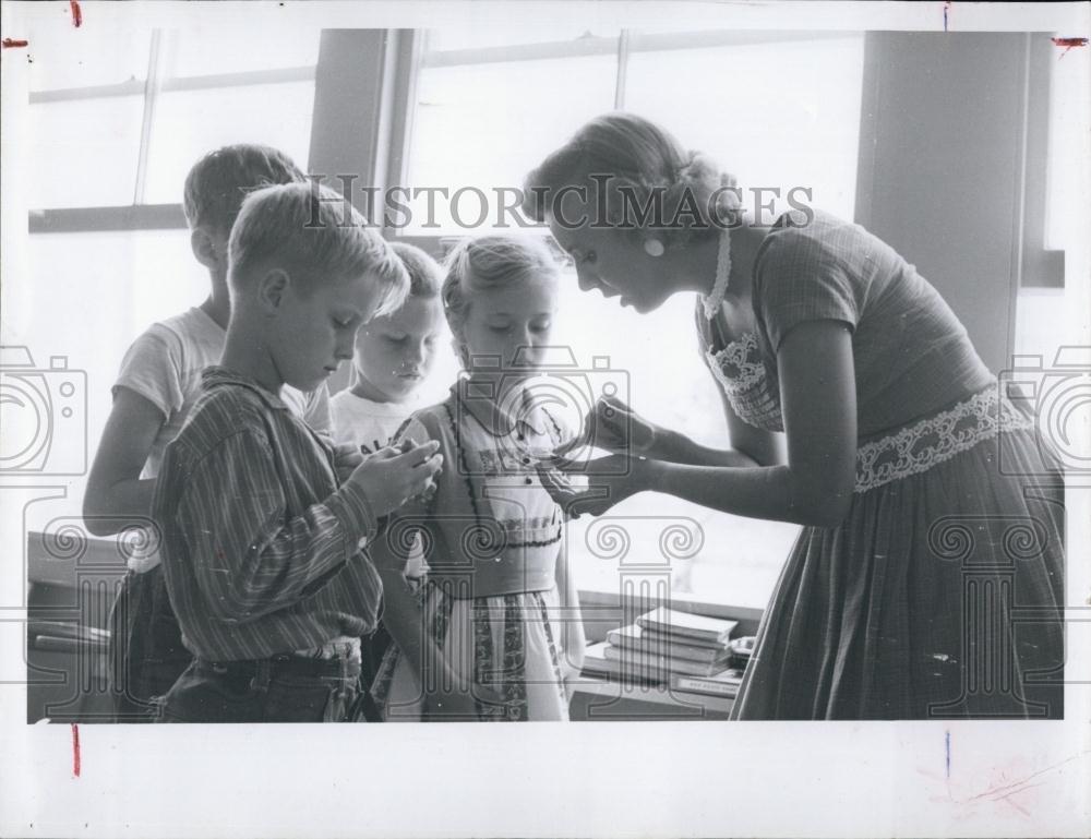 1959 Press Photo Teacher Betty Ann Theobald - RSL67535 - Historic Images