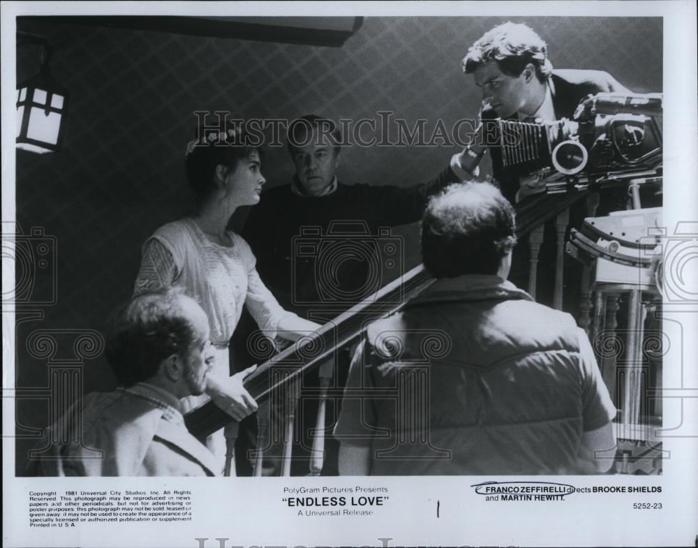 1981 Press Photo Director Franco Zeffirelli with Brooke Shield and Martin Hewitt - Historic Images