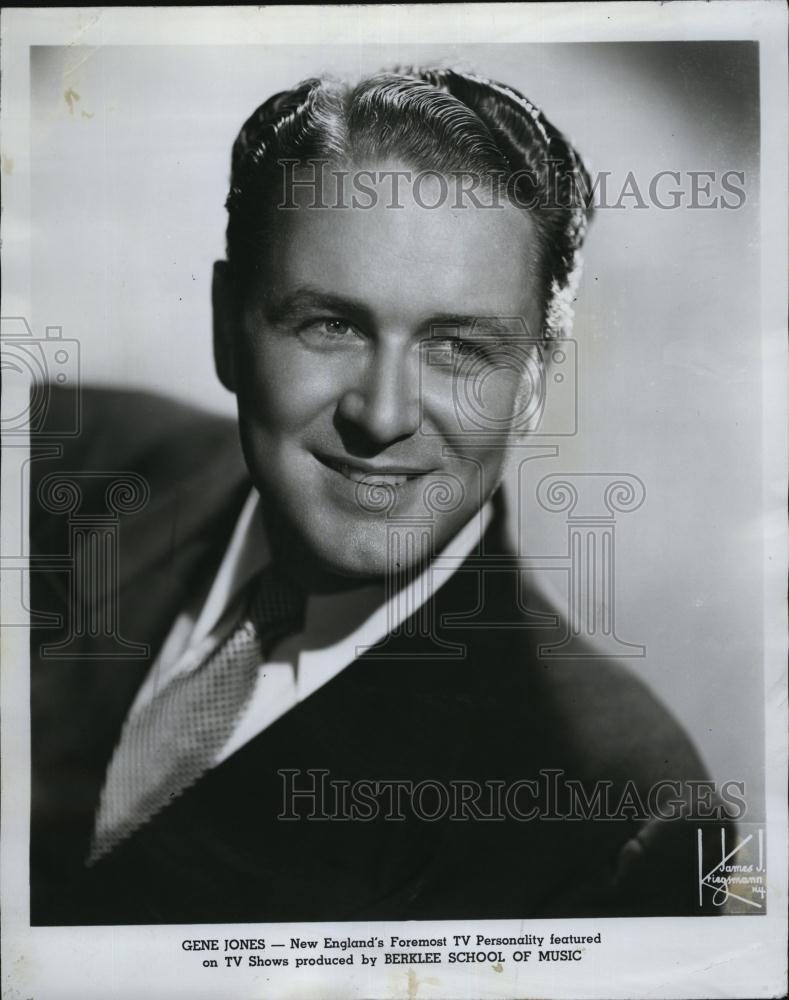 1962 Press Photo Gene Jones TV personality - RSL83113 - Historic Images