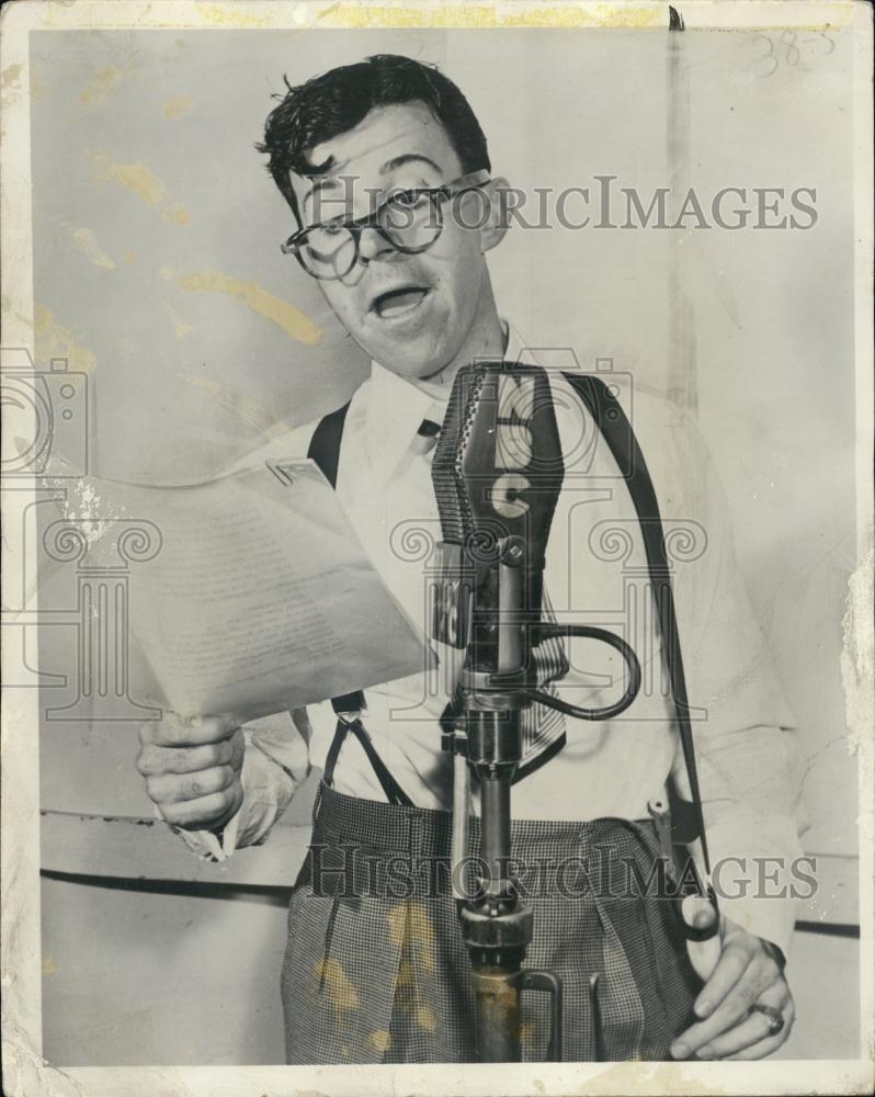 1949 Press Photo Dennis Day, Comedian and Singer - RSL03547 - Historic Images