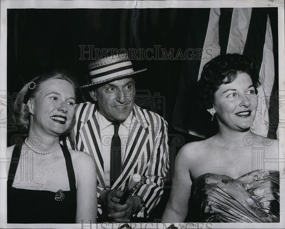 1960 Press Photo Ann Sargent, H Taylor, Mrs Wells Morss, Circus Ball, Boston - Historic Images