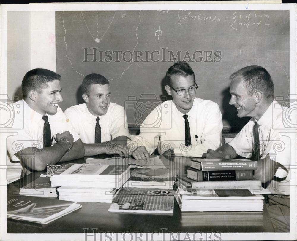 Press Photo University of Florida Student&#39;s Richard Root, George Kramerich - Historic Images