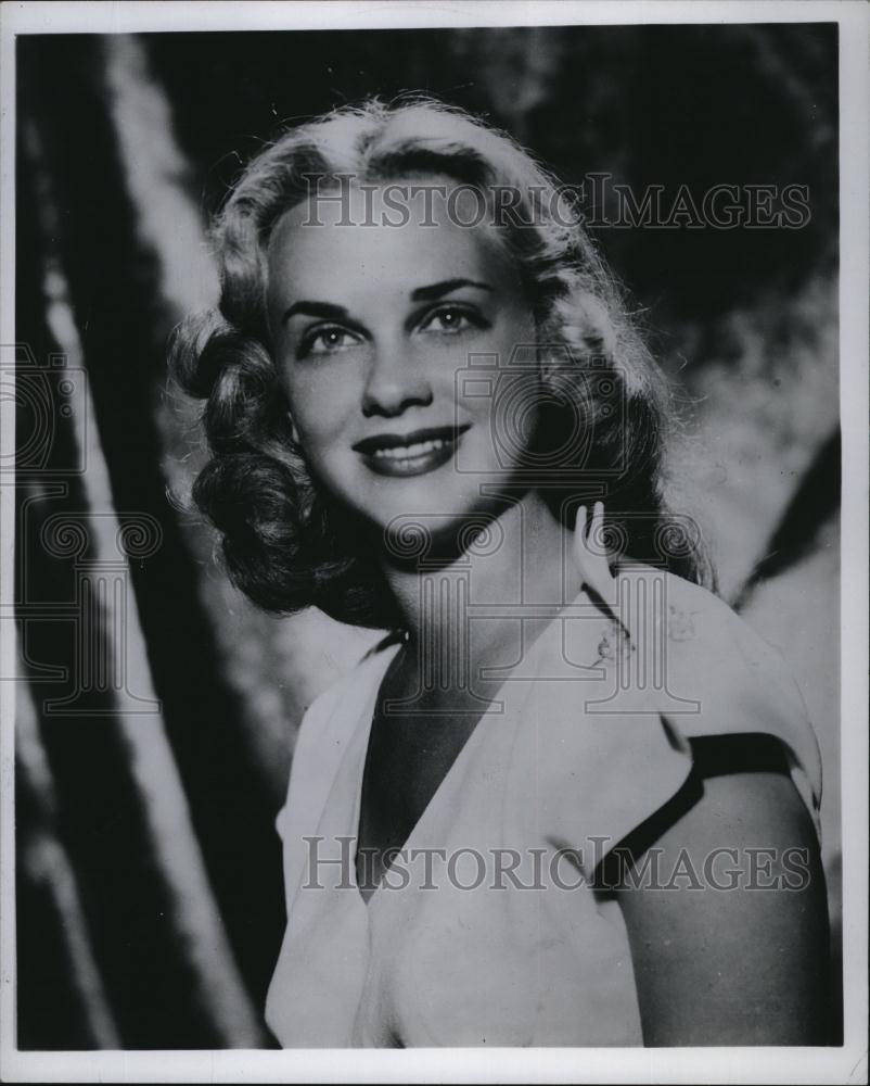 1951 Press Photo Mrs Otto Briskey Jr nee Constance Joy Yortz - RSL79355 - Historic Images