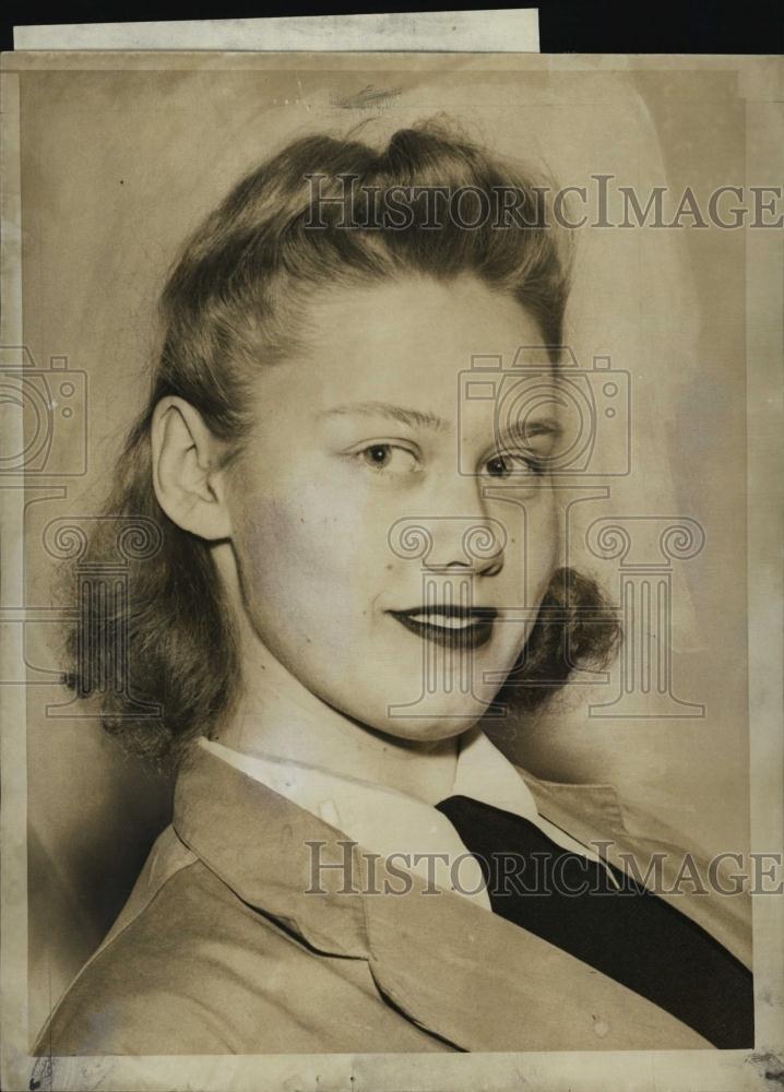 1946 Press Photo Teller Lois Lamers Was Held Up By Bandit At Weston Bank - Historic Images