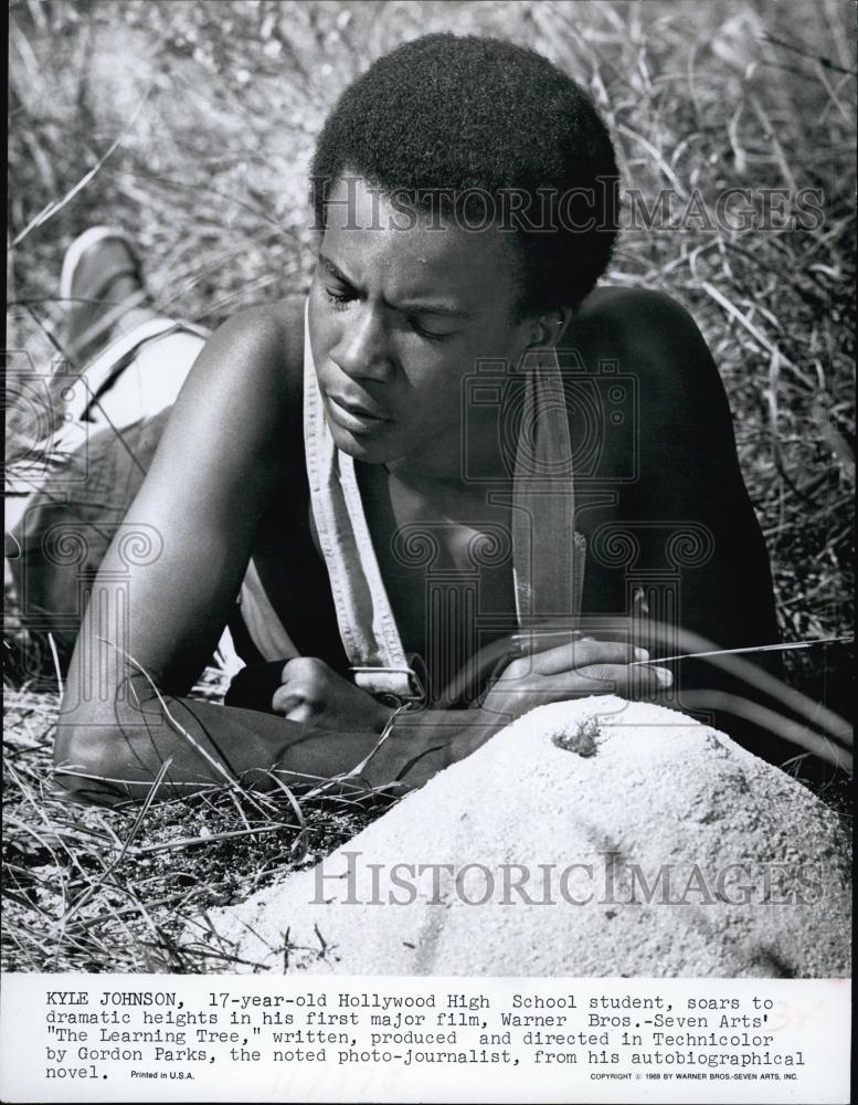 1969 Press Photo Kyle Johnson Teenage Actor Learning Tree Movie Debut - Historic Images