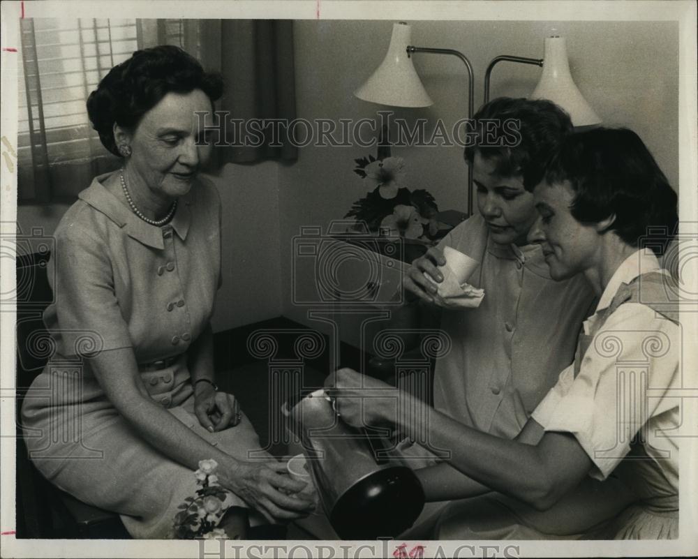 Press Photo Mrs Nell C Miller, Mrs Norman Deppe, Mrs Thomas D Bartley - Historic Images