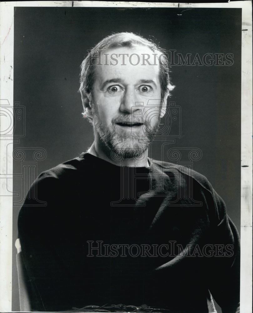 1982 Press Photo Comedian George Carlin performing at the Bayfront Center - Historic Images