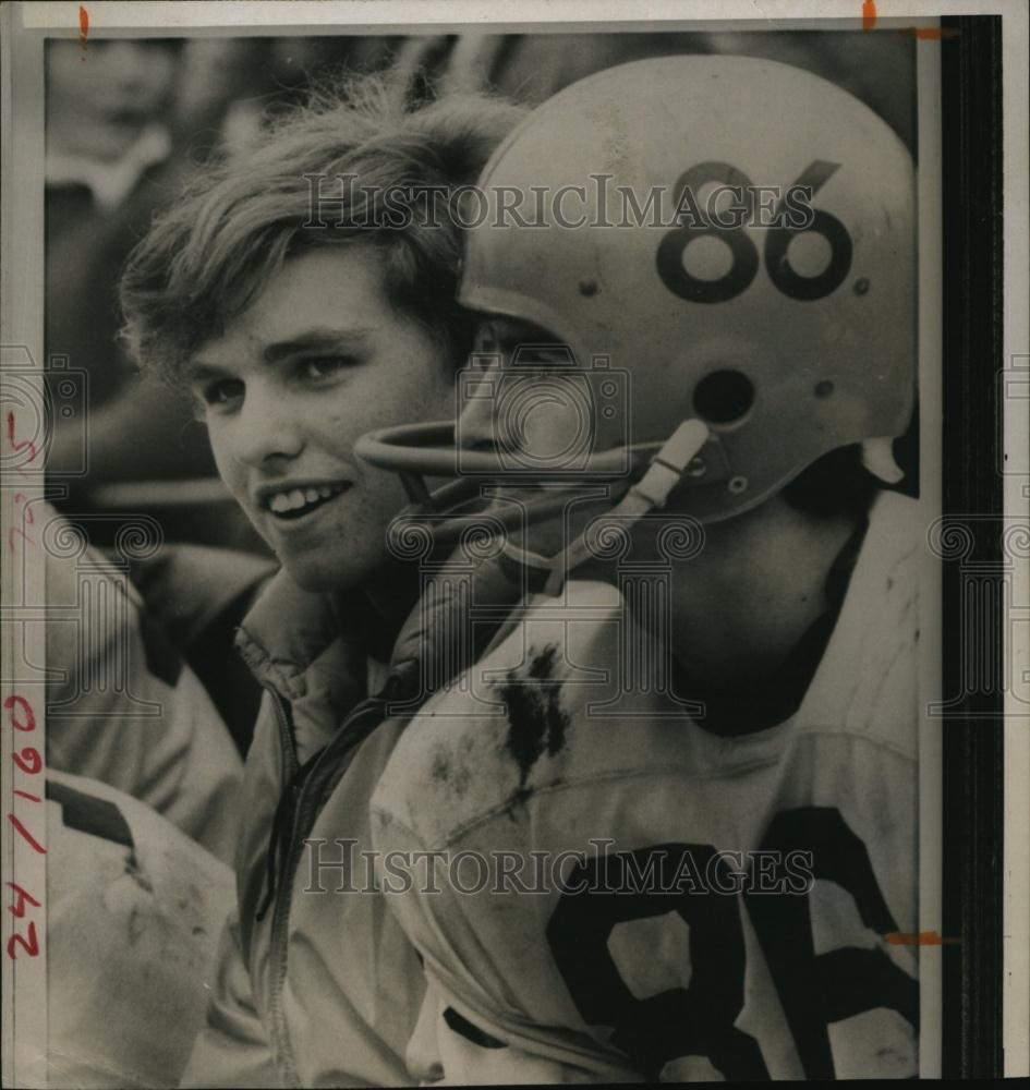 1968 Press Photo Joseph Kennedy Son of Late San Robert Kennedy on Bench - Historic Images