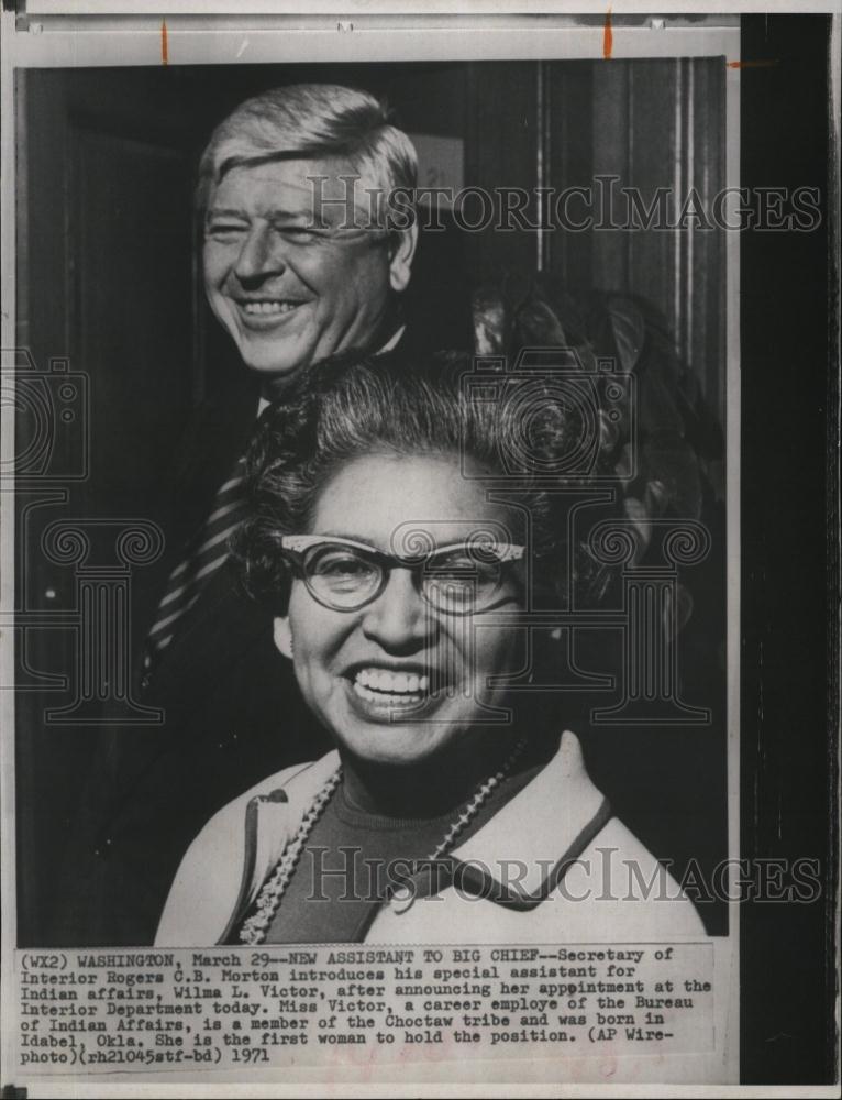 1971 Press Photo Sec Roger CBMorton of Interior with his AsstWilma LVictor - Historic Images