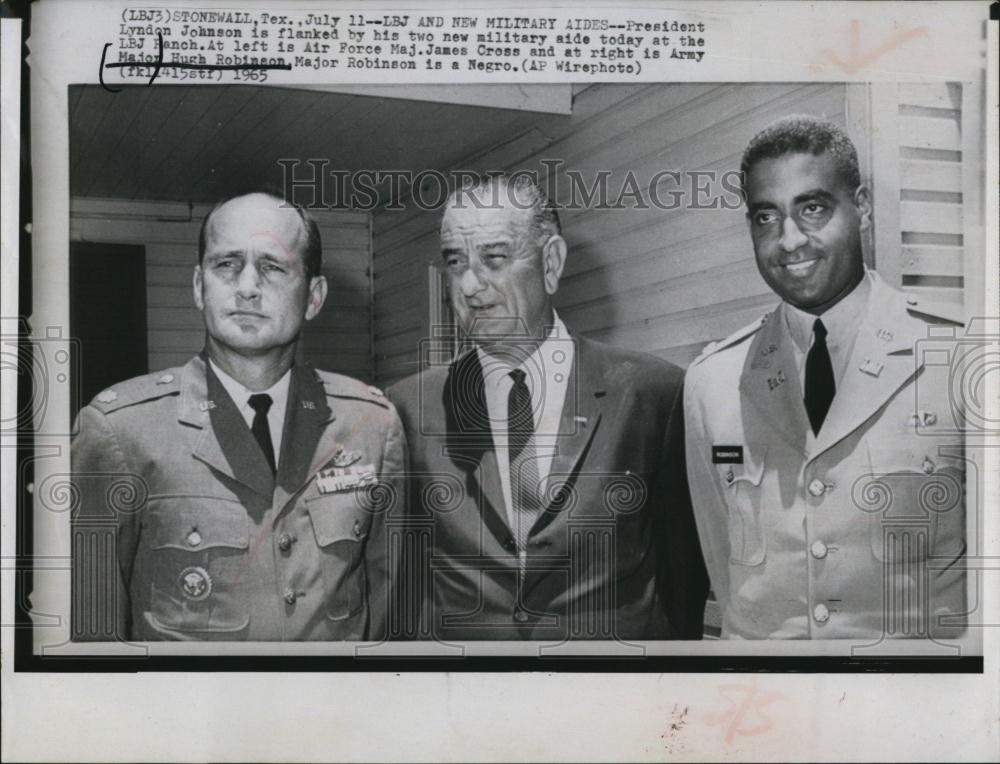 1965 Press Photo President Johnson Joined By New Aides Cross &amp; Robinson - Historic Images