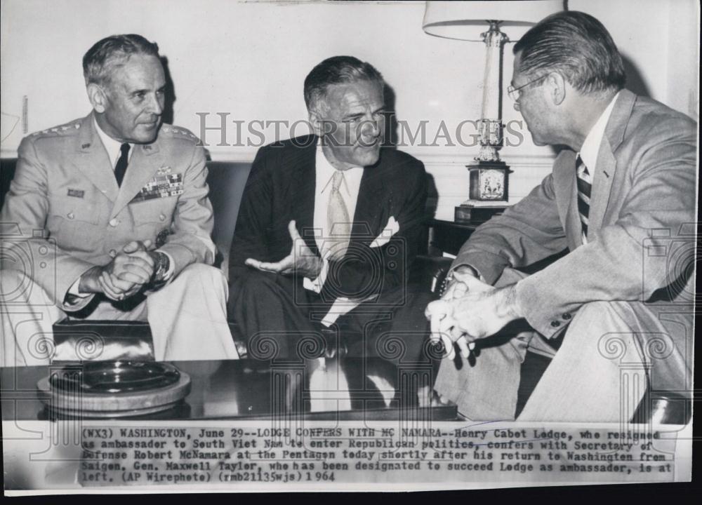 1964 Press Photo Henry Cabot Lodge Secretary McNamara Pentagon Meeting - Historic Images