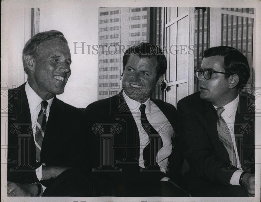 1970 Press Photo Governor F Sargent, Senator Edward Kennedy, Atty R Norris - Historic Images