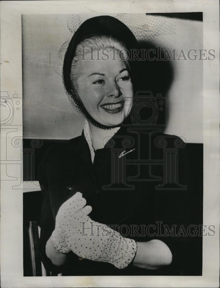 1953 Press Photo Actress Anne Sterling in Court Fashion Designer Suing Her - Historic Images