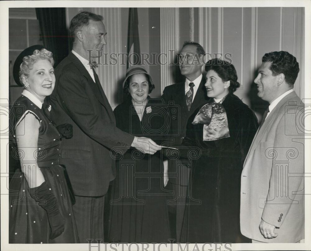 1954 Press Photo Gov Harter, Marie Mason, Lucia Vollono, Pardo de Rensis - Historic Images