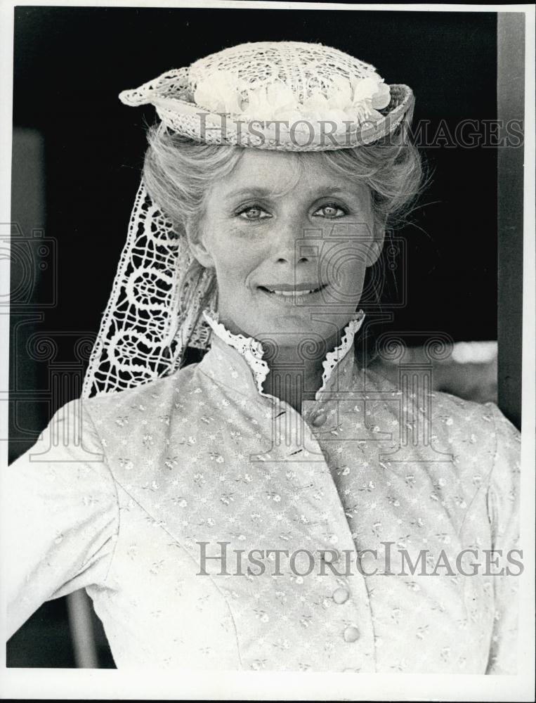 1985 Press Photo Linda Evans guest stars in &quot;Kenny Rodgers as the Gambler&quot; - Historic Images