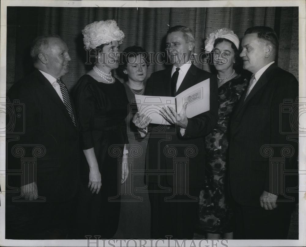 1961 Press Photo Agnes T McCann, Geraldine Carr, James Wall - RSL87329 - Historic Images