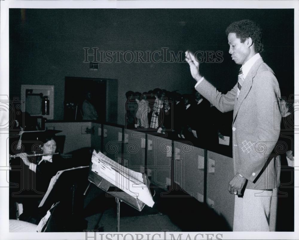 Press Photo Chris Styles, St Petersburg Jr College band director - RSL66593 - Historic Images