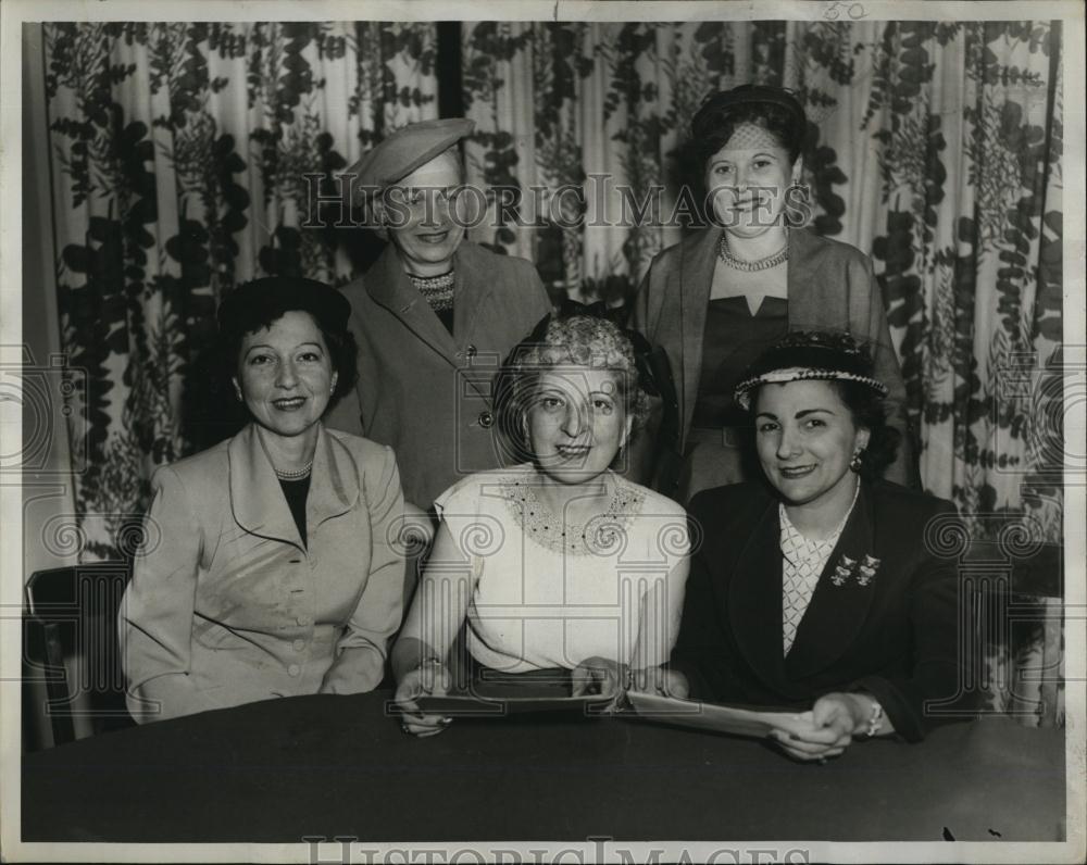 Press Photo Mrs P Manfredi,Mrs N Iovanna,R Cloppa,Mrs E Esposito,Mrs M Taurasi - Historic Images