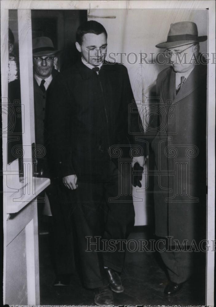 1955 Press Photo Robert B Bechtel Arrested After College Fatal Shooting - Historic Images