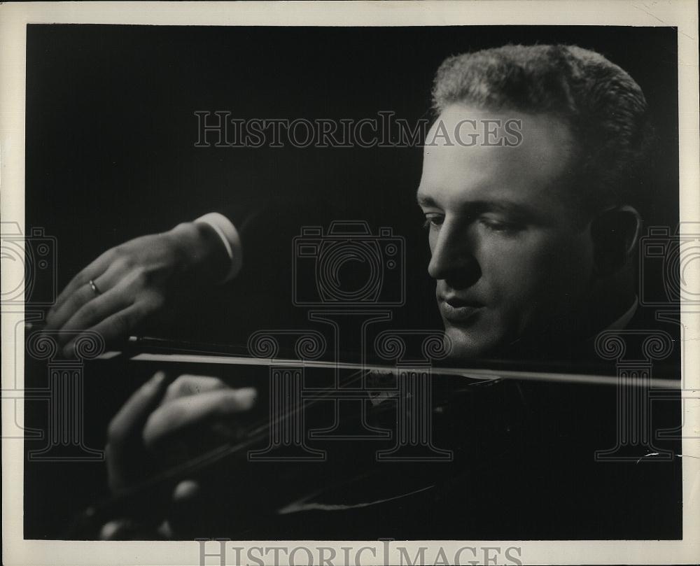 1960 Press Photo Boston Violinist Robert Brink - RSL89645 - Historic Images