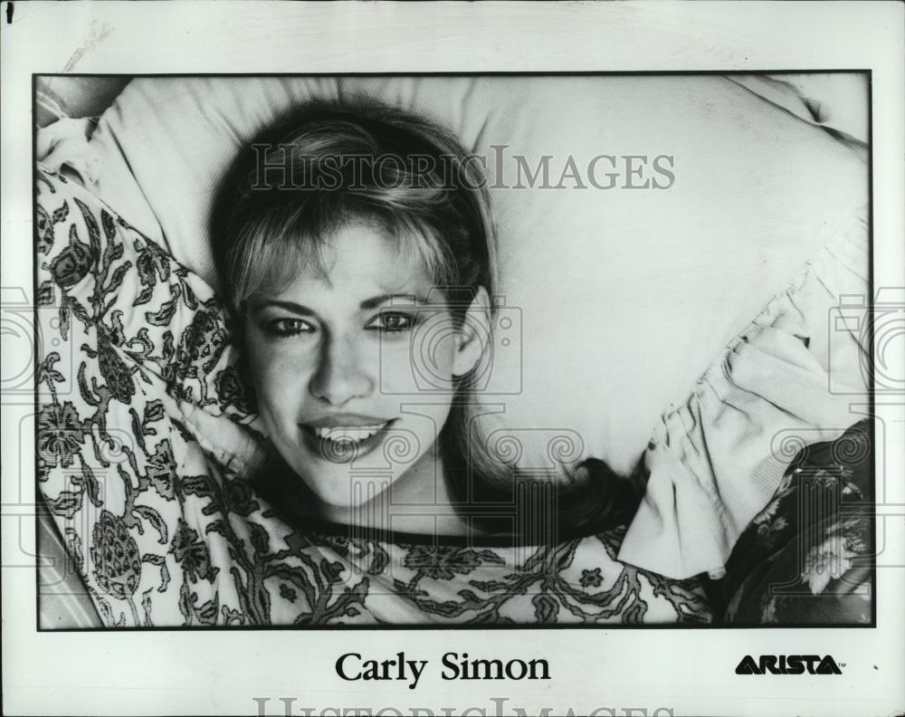 Press Photo Singer-Songwriter, Musician And Children&#39;s Author Carly Simon - Historic Images