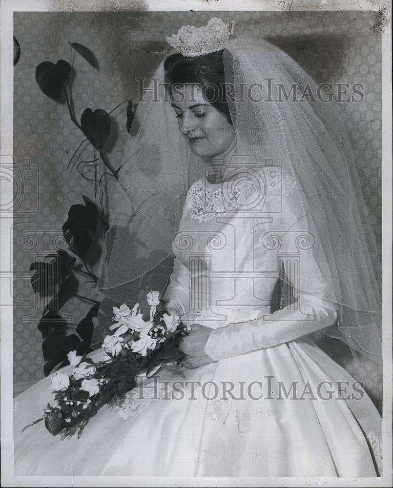 1962 Press Photo MrsDavid Thomas McGratts former Pauline Lia Demens, - Historic Images