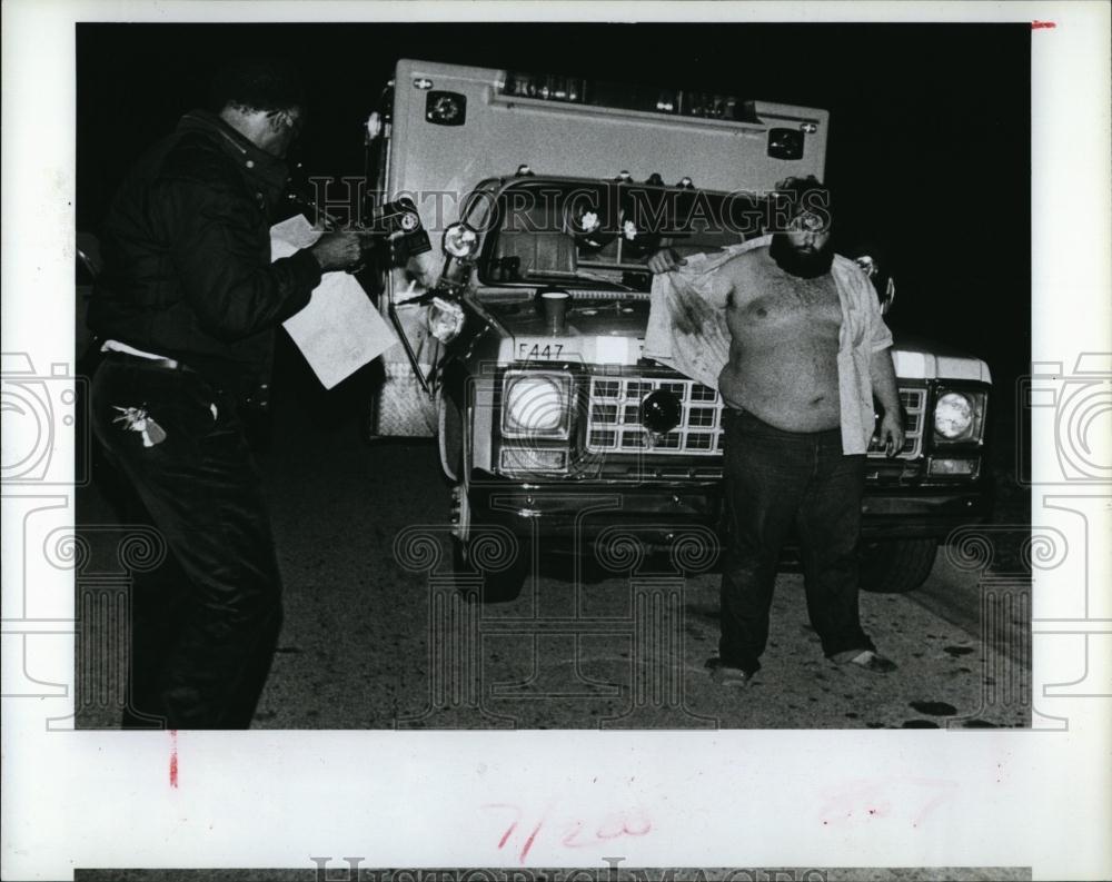 1985 Press Photo Police Photograph John Miller And His Stab Wounds - RSL98639 - Historic Images