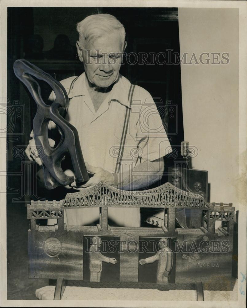 1965 Press Photo Benjamin Wehner holds his &quot;free form&quot; sculpture - RSL62447 - Historic Images