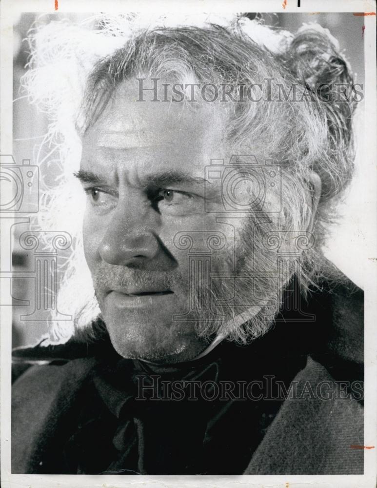 1970 Press Photo Sir Laurence Olivier Stars As Headmaster In &quot;David Copperfield&quot; - Historic Images