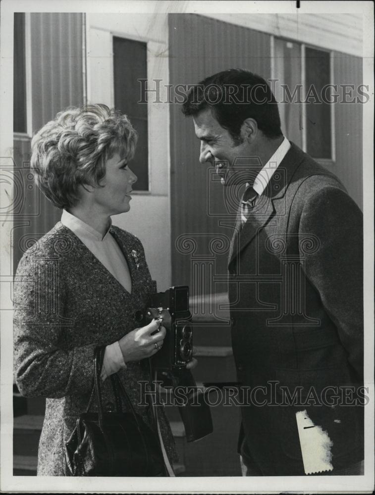 1970 Press Photo Actor Fernando Lamas Vera Miles TV Show The Name of the Game - Historic Images