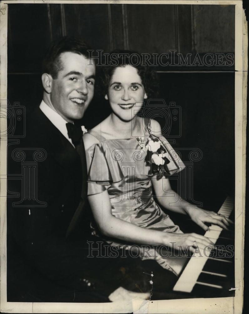 1935 Press Photo Arthur M Jones and Mrs C Terry Collins - RSL84019 - Historic Images