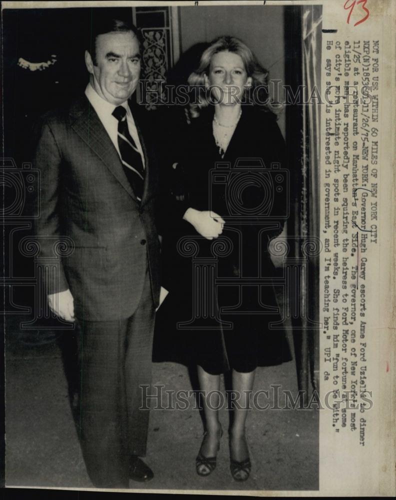 1975 Press Photo Governor Hugh Cary Anne Ford Uzielli - RSL63531 - Historic Images