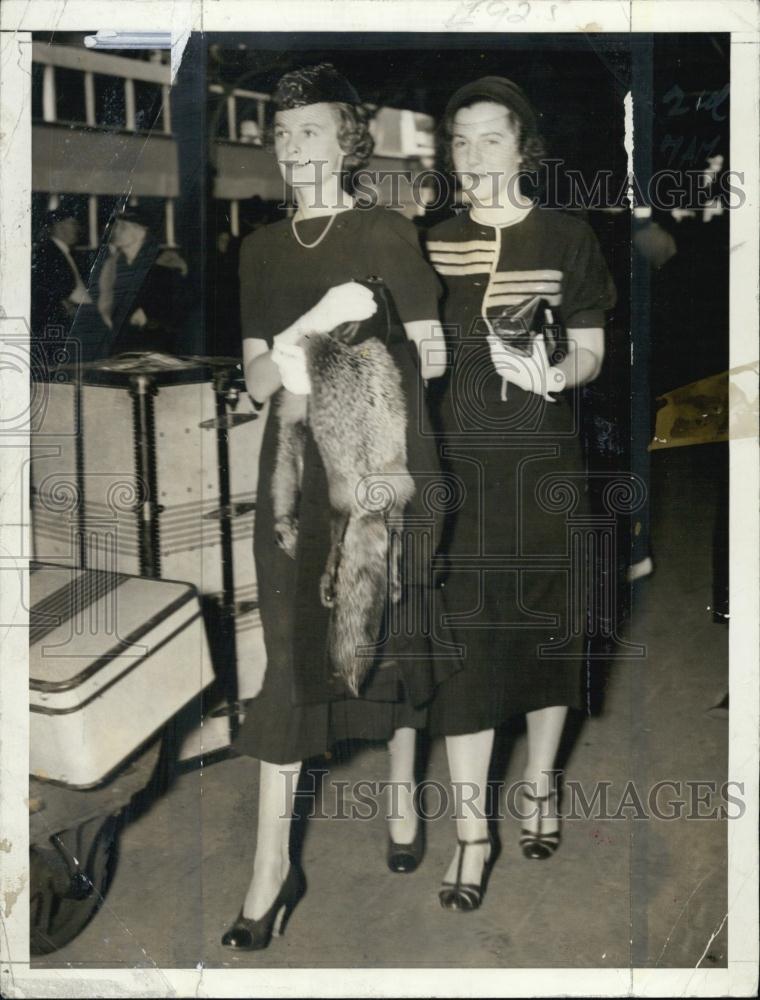1936 Press Photo Ethel Du Pont and her sister Aimee - RSL01197 - Historic Images