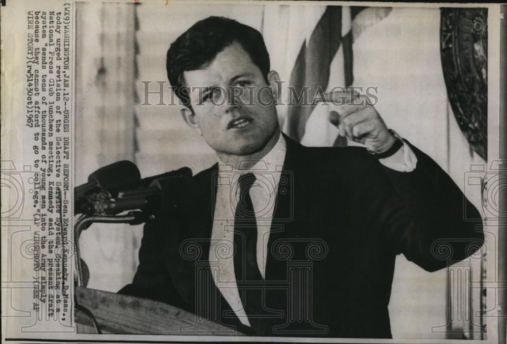 1967 Press Photo Senator Edward Kennedy at National Press Club Luncheon - Historic Images