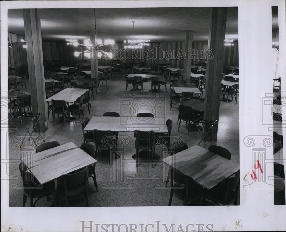 Press Photo Danek&#39;s Restaurant and Lounge in Madeira Beach - RSL99779 - Historic Images