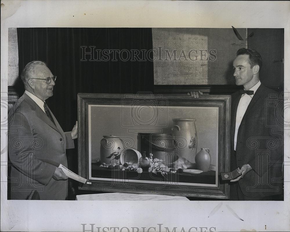 1960 Press Photo Robert Hunter &amp; Robert Hoye &amp; his art painting - RSL85341 - Historic Images