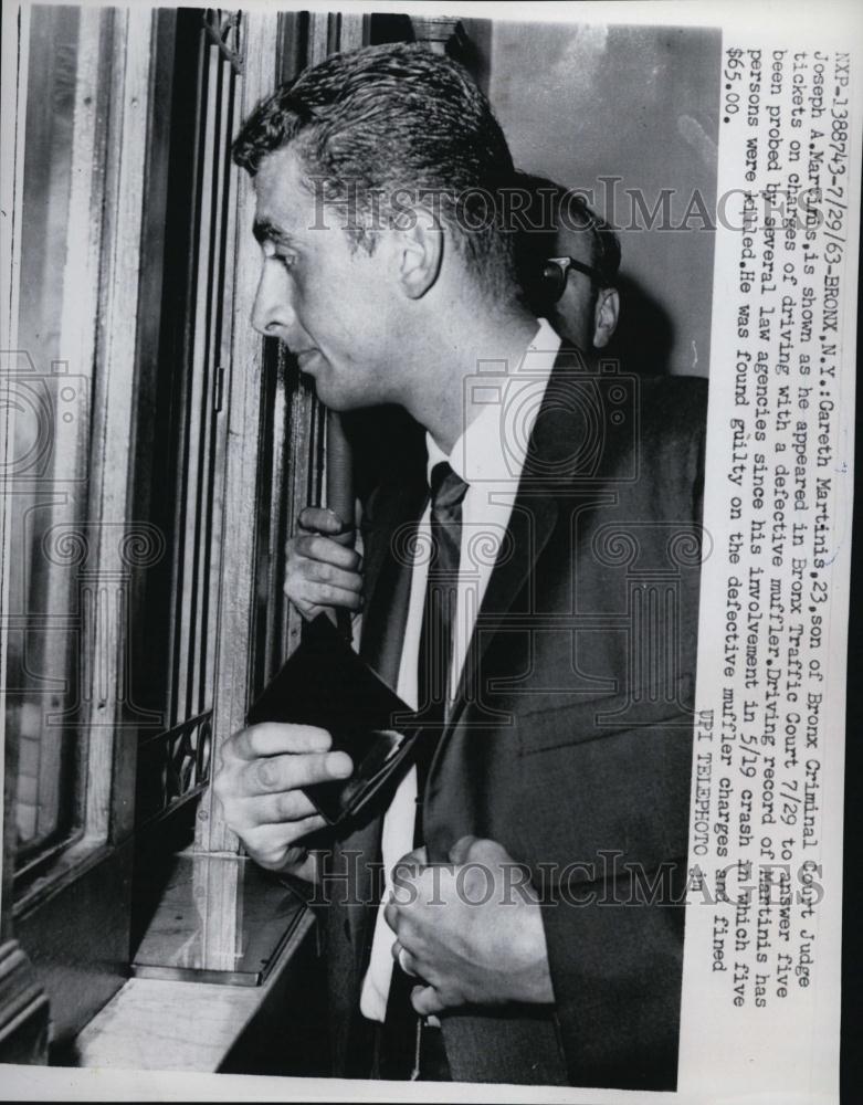 1963 Press Photo Gareth Martinis Appearing In Traffic Court For Five Tickets - Historic Images