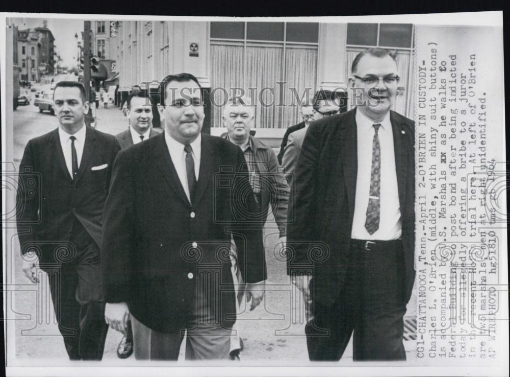 1964 Press Photo Charles O&#39;Brien Indicted Bribing Juror Hoffa Trial US Marshals - Historic Images