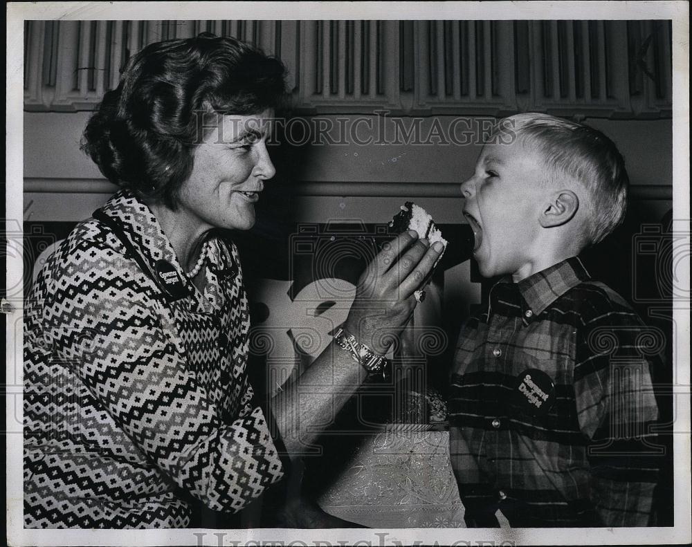 1970 Press Photo Mrs Francis Sargent, wife of Mass Gov &amp; Chris Burnham - Historic Images