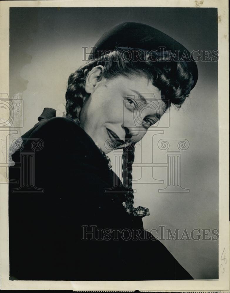 1957 Press Photo Judy Canova Hosts &quot;The Judy Canova Show&quot; - RSL59061 - Historic Images