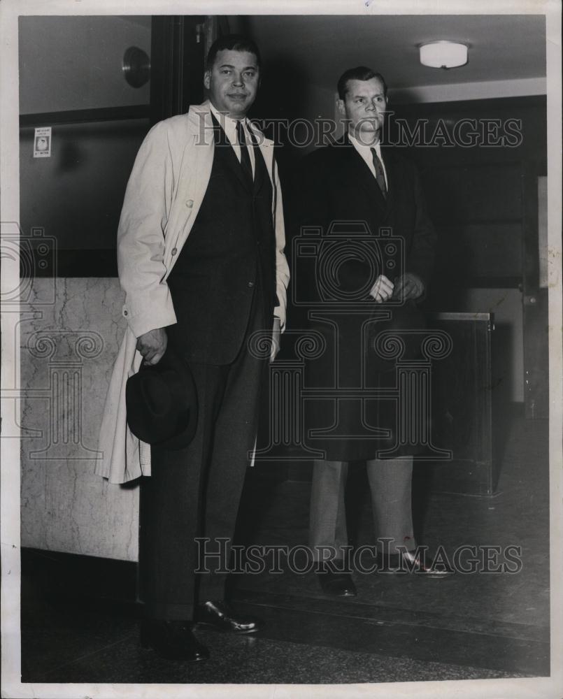 1962 Press Photo Edward Brooke and Gael Mahoney of the Fin Comm at city hall - Historic Images