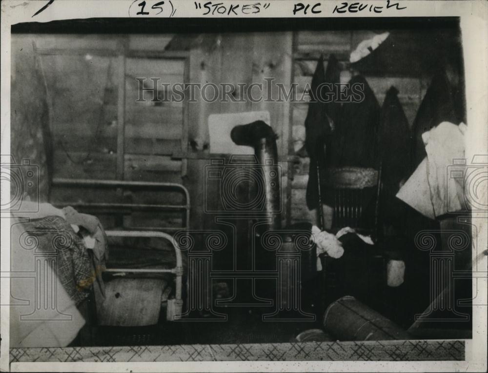 1948 Press Photo Inside hut where Carlton Roraback was murdered - RSL88999 - Historic Images