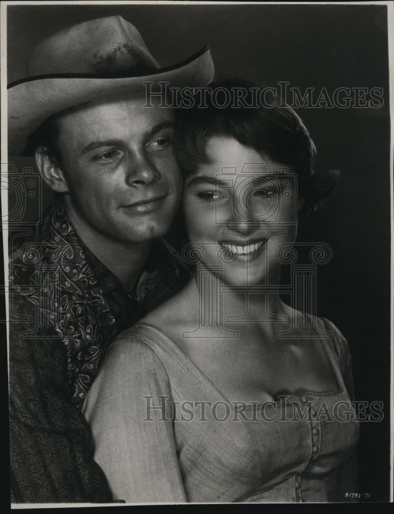 1962 Press Photo Ron Starr Mariette Hartley Actors Ride this high Country - Historic Images