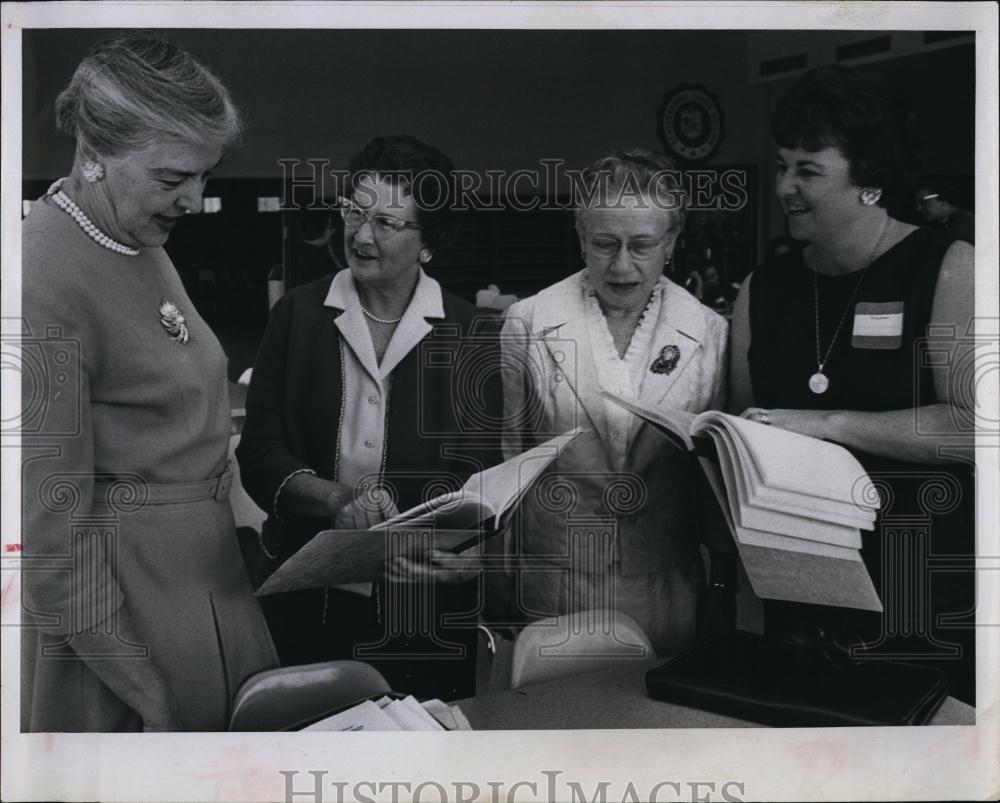 1966 Press Photo American Assoc University women Florida Division Douglas - Historic Images