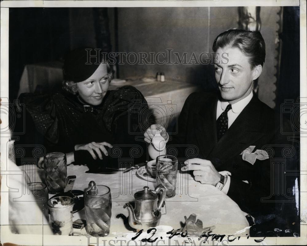 1936 Press Photo Orchestra Leader Orville Knap with his sister Actress Evelyn - Historic Images