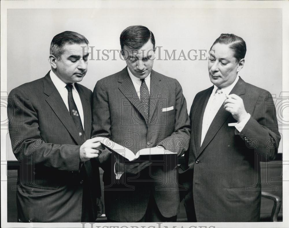 1956 Press Photo Attorneys Henry Sontag, Lawrence O&#39;Donnell, Paul Smith - Historic Images