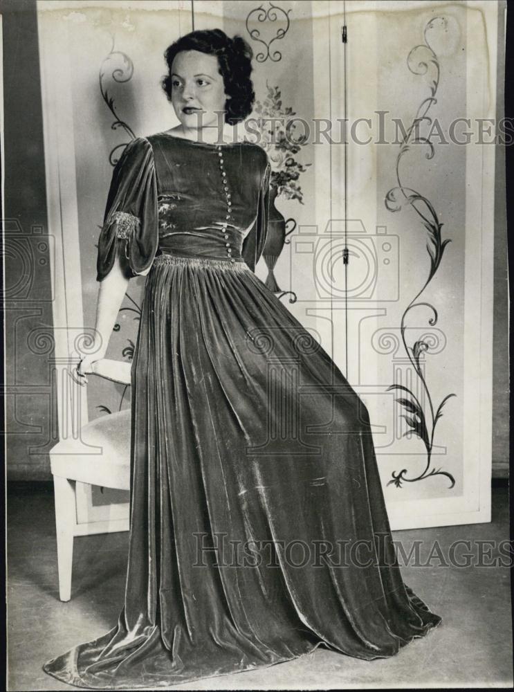 1953 Press Photo Mrs Frances Love Walton widow of Paul Walton - RSL01161 - Historic Images